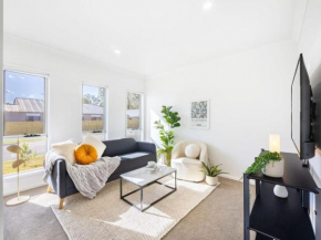 Well-decorated 4BR Family home steps to mall